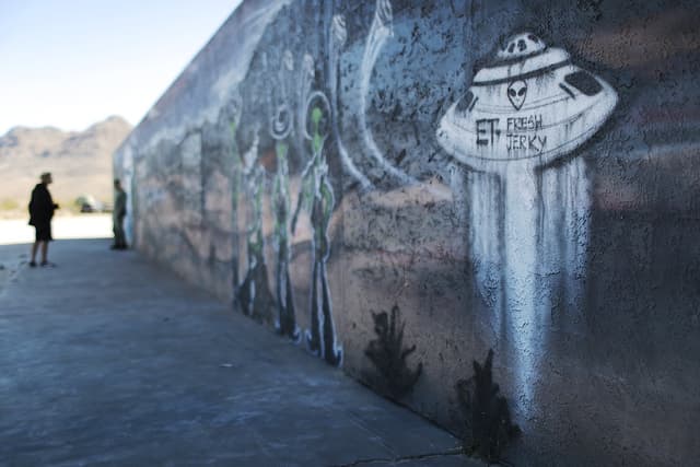 Bank of England must plan for a financial crisis triggered by Aliens, says former policy expert - Yahoo News UK - Featured Image