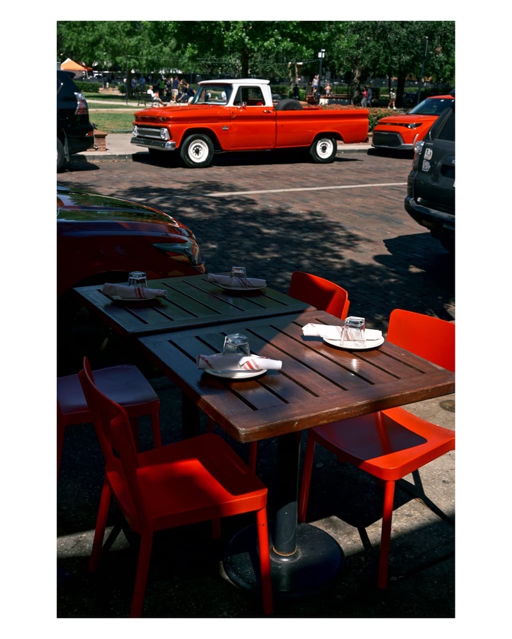 Two-Tone Bistro - Image