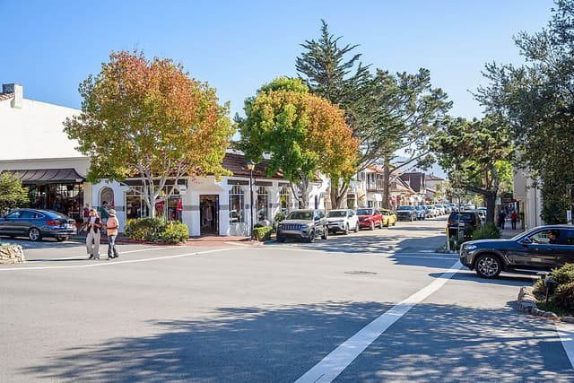 9 Of The Friendliest Towns In California - Featured Image