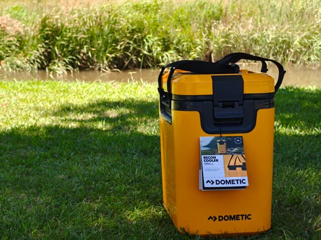 Built-In EV Fridges vs Traditional Car Coolers and Eskies - Which One Will Win? - techAU - Featured Image