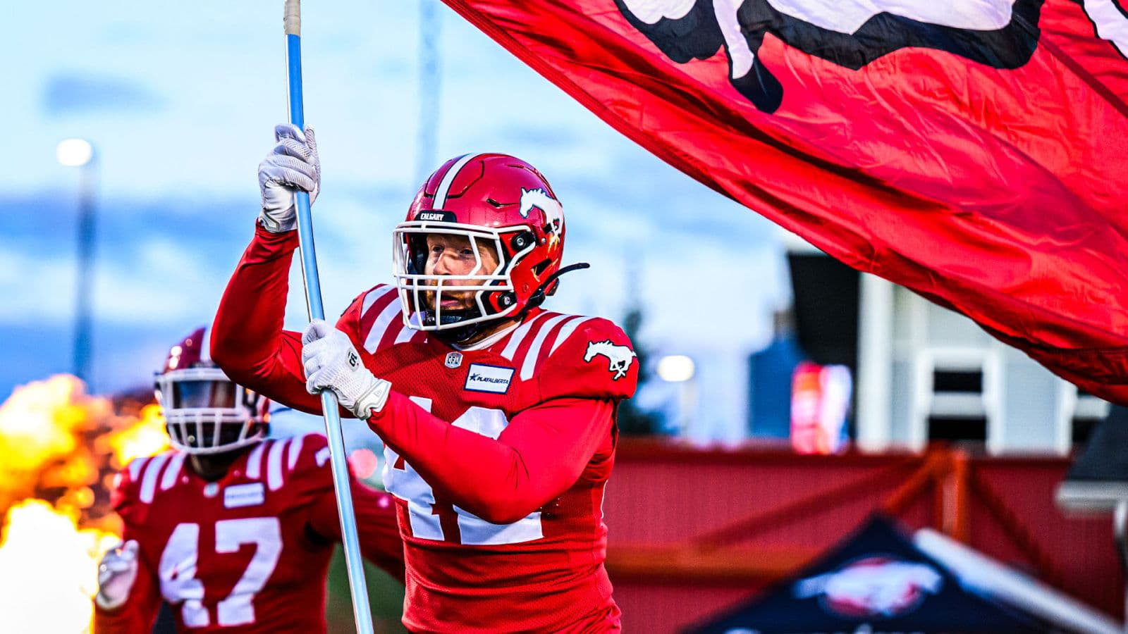Calgary Stampeders bring back local linebacker Micah Teitz - 3DownNation - Featured Image