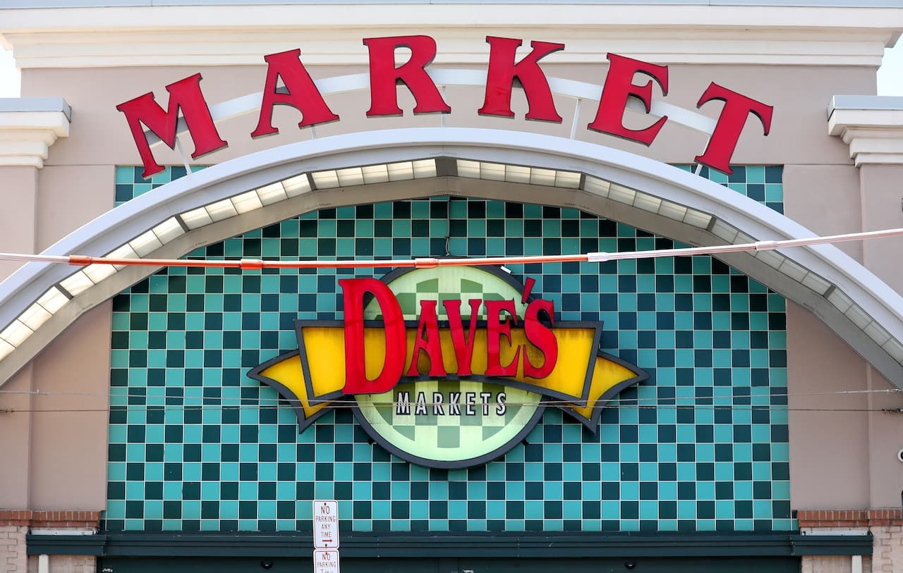Cleveland grocer, Dave’s Supermarket patriarch passes away at 88 - cleveland.com - Featured Image