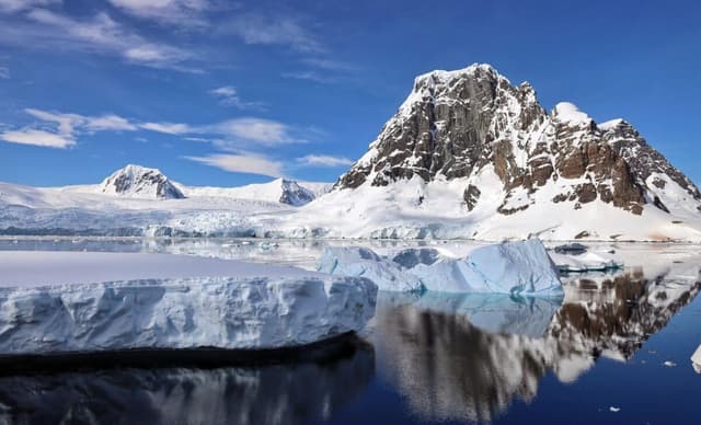 A Giant Underground World Has Been Found in Antarctica, This Wild Map Is the Proof - Featured Image