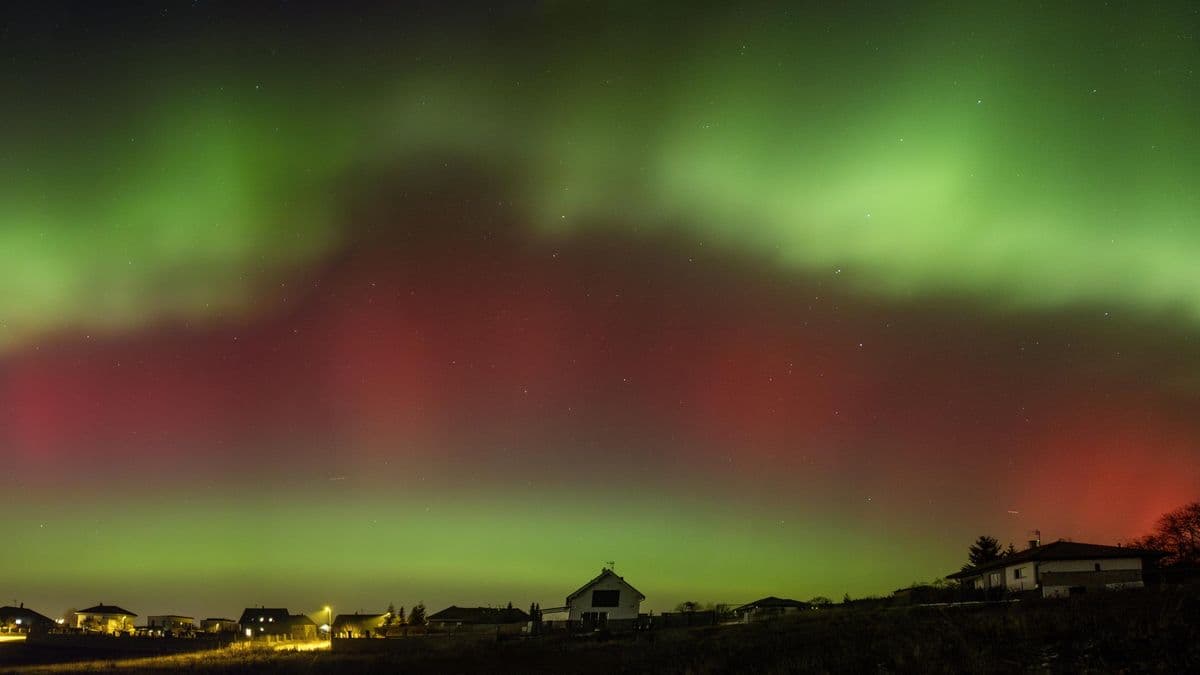 Polární záře, jaká nemá v Česku obdoby. Pokochejte se záběry nebeské hry barevných světel - Novinky - Featured Image