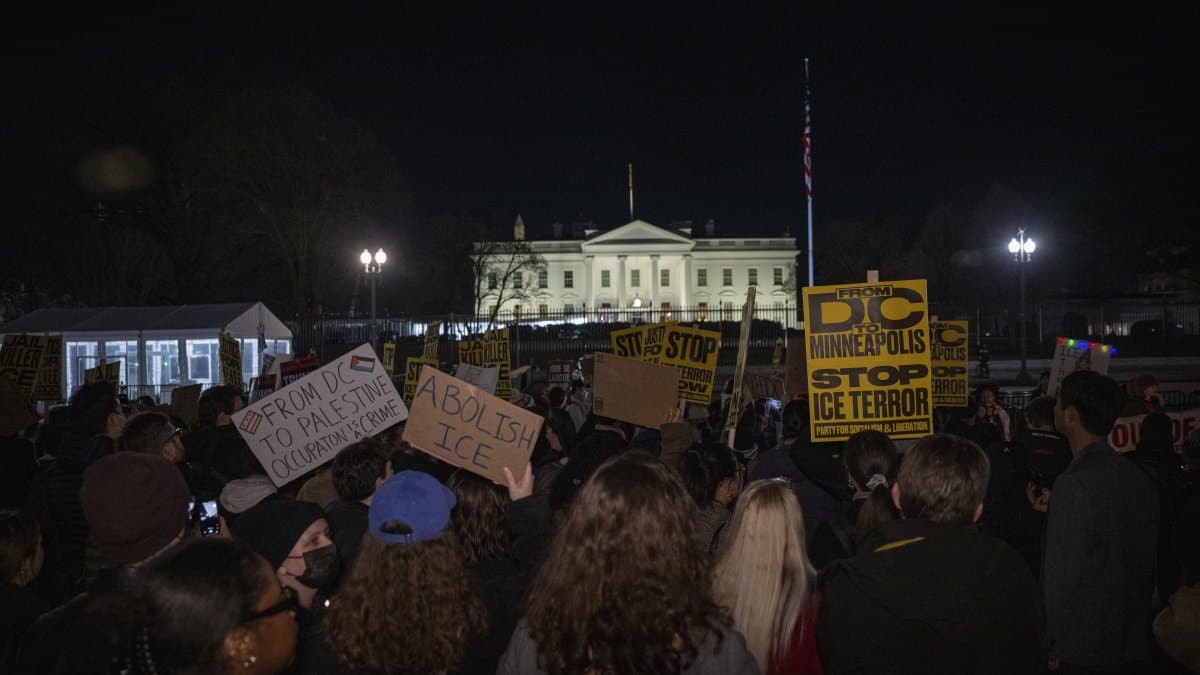 Anti-ICE protest shuts down DC streets after Minneapolis killing – NBC4 Washington - Featured Image