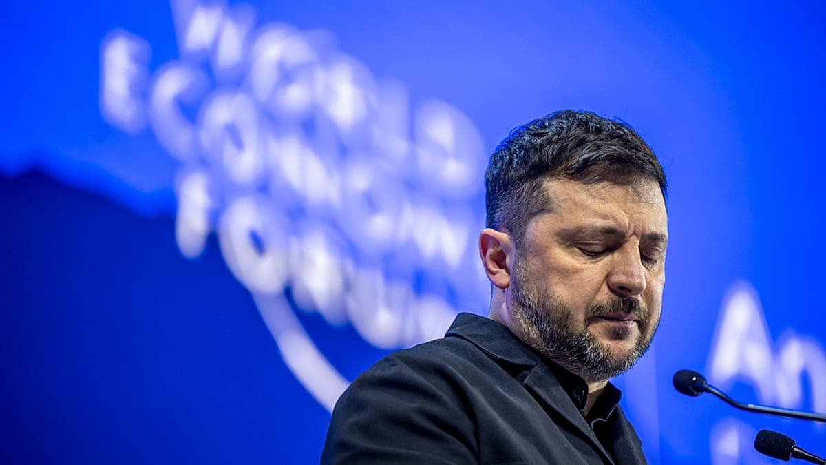 Zelenskyy says Europe 'looks lost' and living in 'Groundhog Day' in scathing Davos address | Euronews - Featured Image