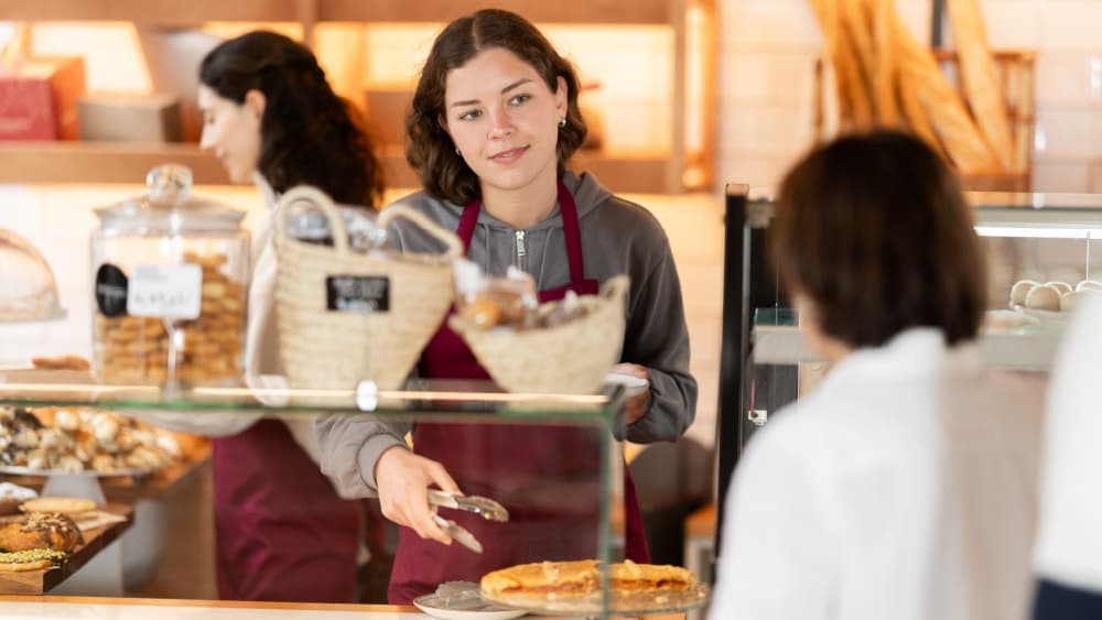 25% of young people work and study at the same time - News articles - Eurostat - Featured Image