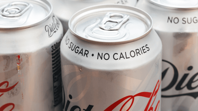 A Study Found Diet Coke Is Better for You Than Water (Sort Of) | Lifehacker - Featured Image