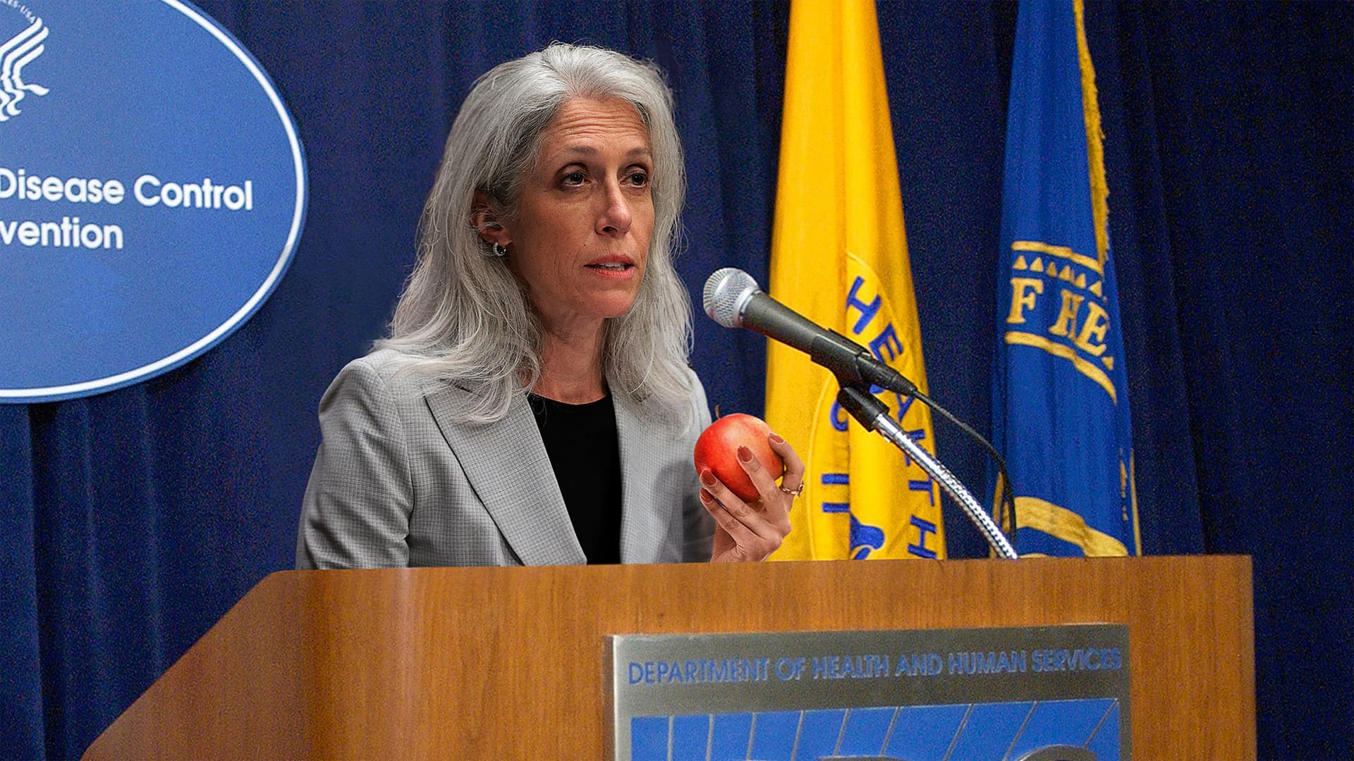 CDC Recommends Eating A Nice Crisp Shiny Apple Instead Of Having Unprotected Sex - Featured Image