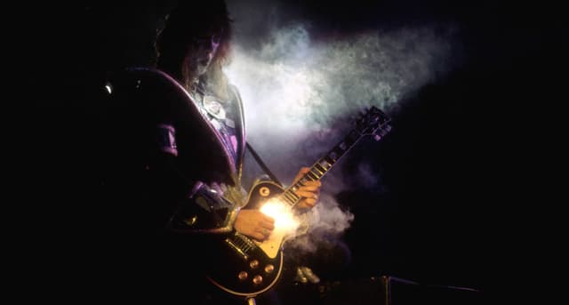 “The guitar wasn't always user-friendly, and the old-school lights often became red hot, leading to burns”: The Smoker, the Rocket-Shooting Les Paul… The one with, like, a million lights – here are Ac - Featured Image