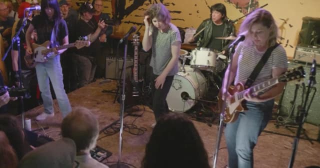 Sleater-Kinney &amp; Fred Armisen formed Ramones tribute band called The Return of Jackie and Judy, playing shows - Featured Image