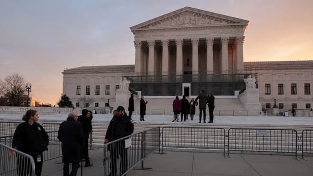 Supreme Court agrees to decide if police can seek sweeping cellphone location data in investigations | CNN Politics - Featured Image