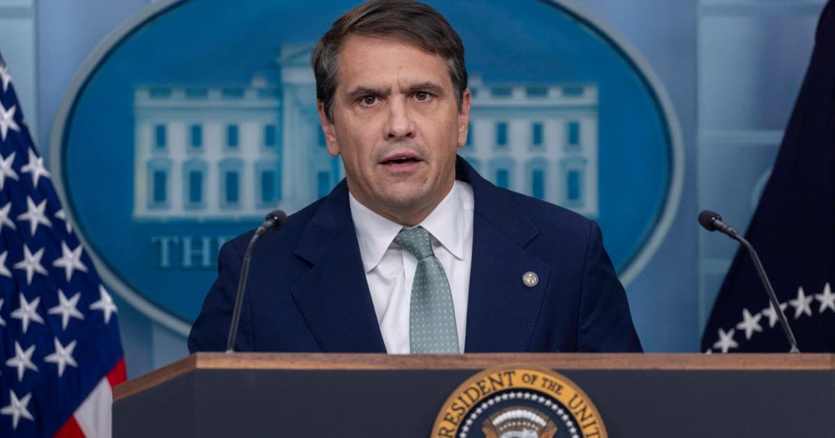 Top Trump Official Says FBI Won’t Investigate Killing by ICE Agent – Mother Jones - Featured Image