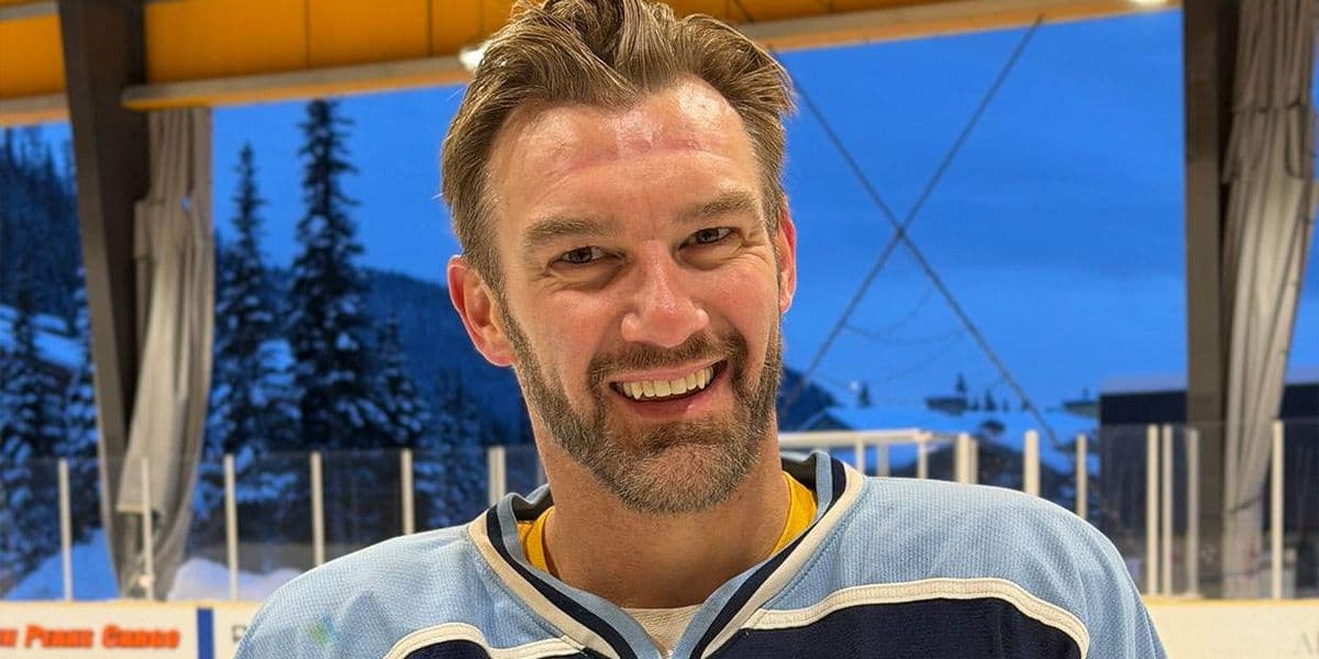 ​Hockey player's viral coming-out was 'overwhelming' in 'the best way possible' - Featured Image