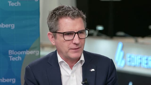 Lucid Seeks International Funding Beyond PIF as Stock Hits New Record Low | EV - Featured Image