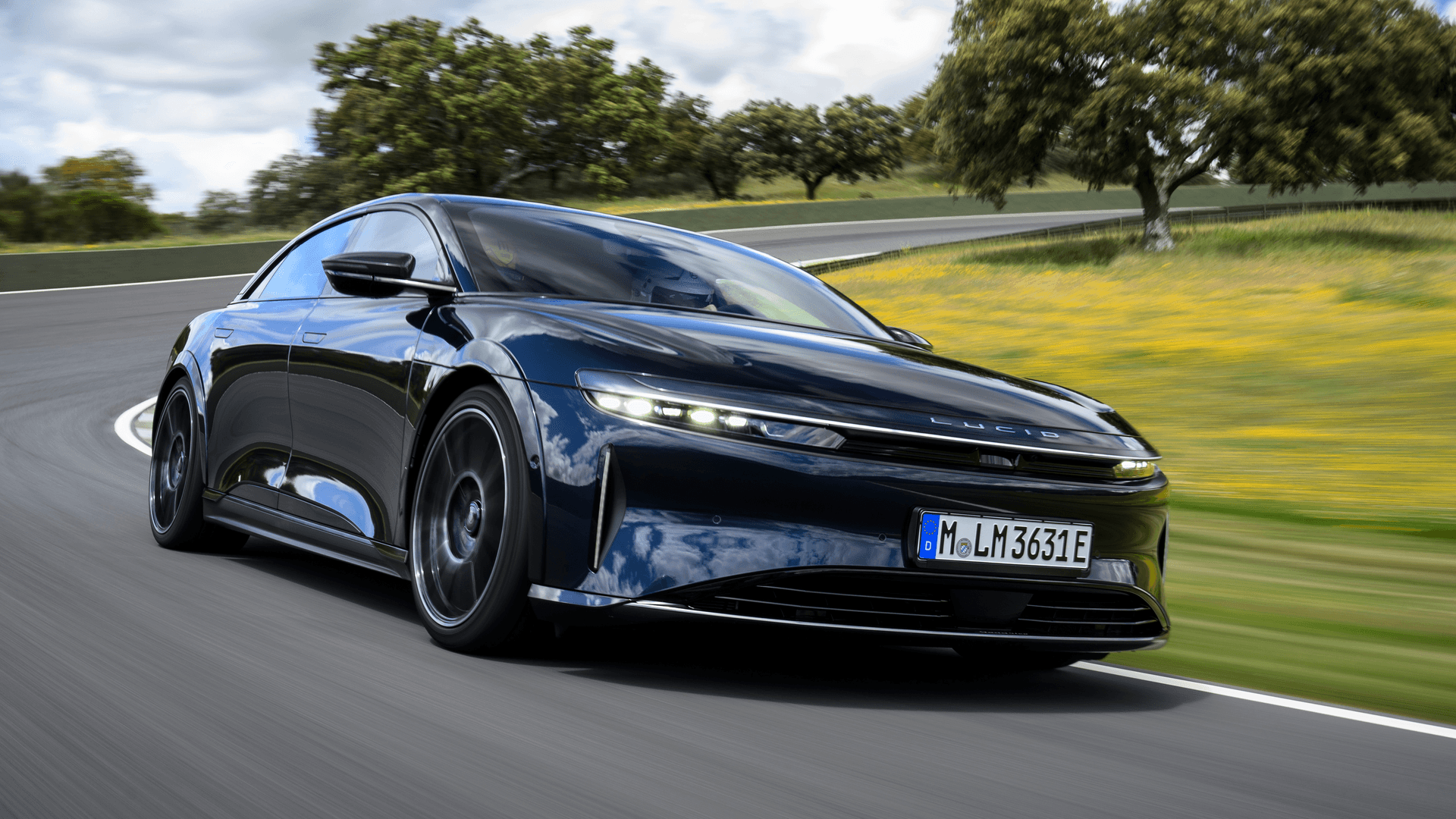 Lucid aims to exterminate software bugs infesting Air, Gravity - Automotive News - Featured Image