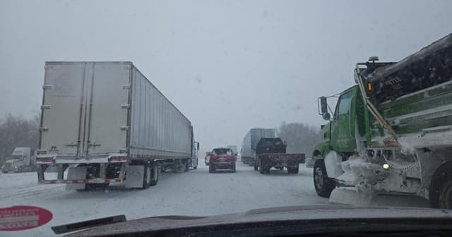 100-car pileup on I-196 near Hudsonville, multiple injuries reported - Featured Image