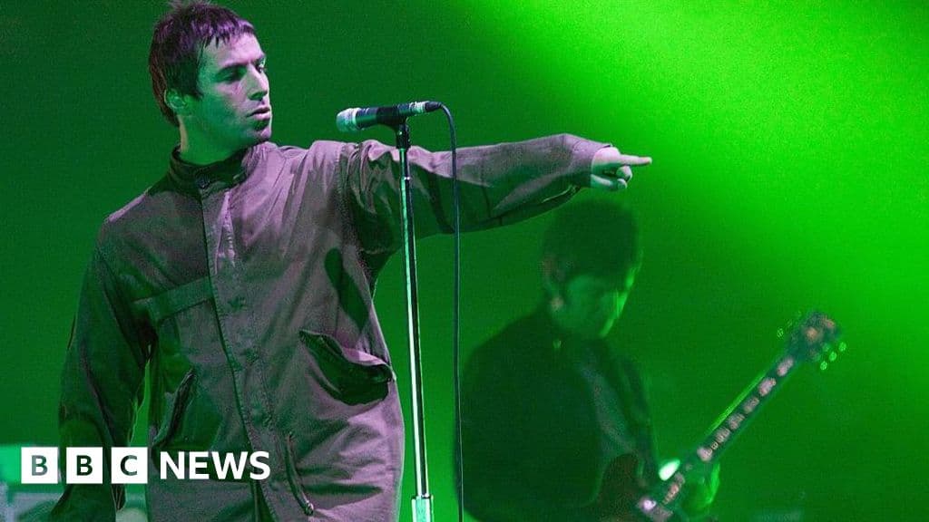 Ticket touts employing workers to bulk - Featured Image