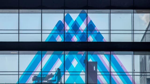 Thousands of nurses go on strike at several major New York City hospitals - Featured Image