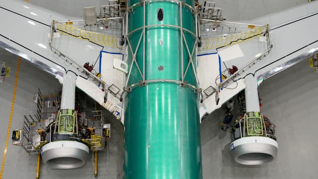 Boeing outsold Airbus last year for first time since 2018, deliveries rise to 600 - Featured Image