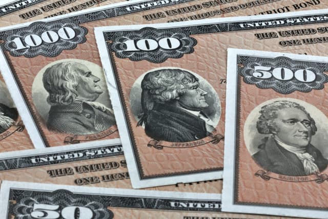 As U.S. debt soars past $38 trillion, the flood of corporate bonds is a growing threat to the Treasury supply | Fortune - Featured Image