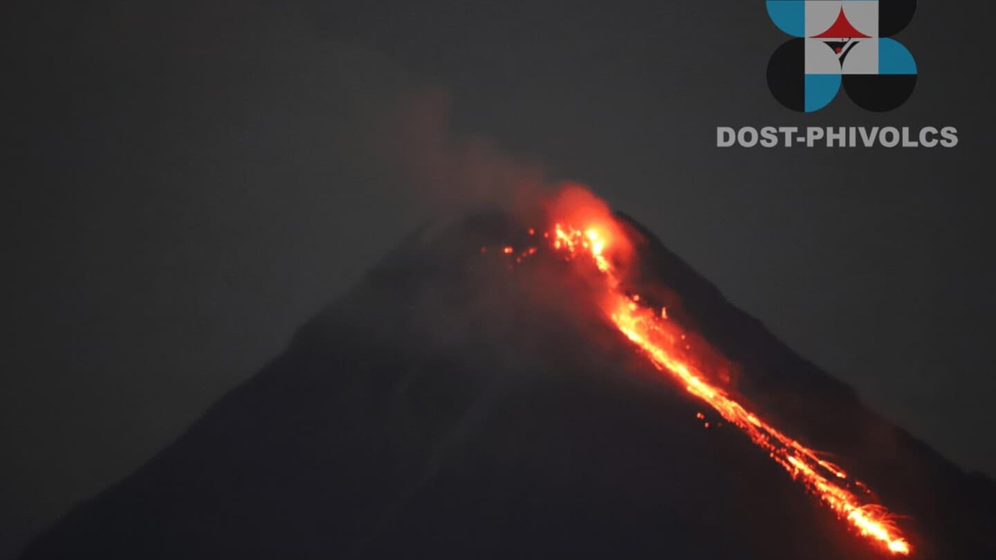 Philippines evacuates 3,000 people after activity increases at Mayon Volcano - Featured Image