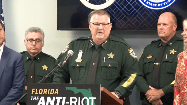 ‘We will kill you’: Florida sheriff issues stern warning to protesters - Featured Image