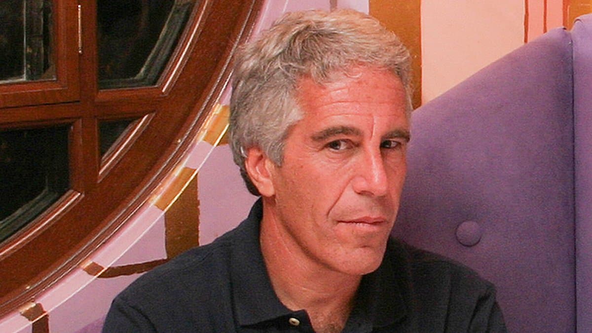 DOJ says names of two associates Epstein wired $100k and $250k to should stay secret - Featured Image