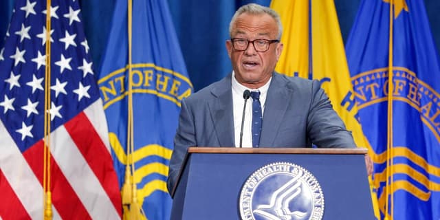 U.S. rolls out new dietary guidelines backing more protein and full-fat dairy - Featured Image