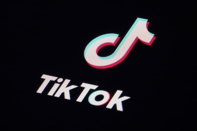 TikTok finalizes a deal to form a new US unit | AP News - Featured Image