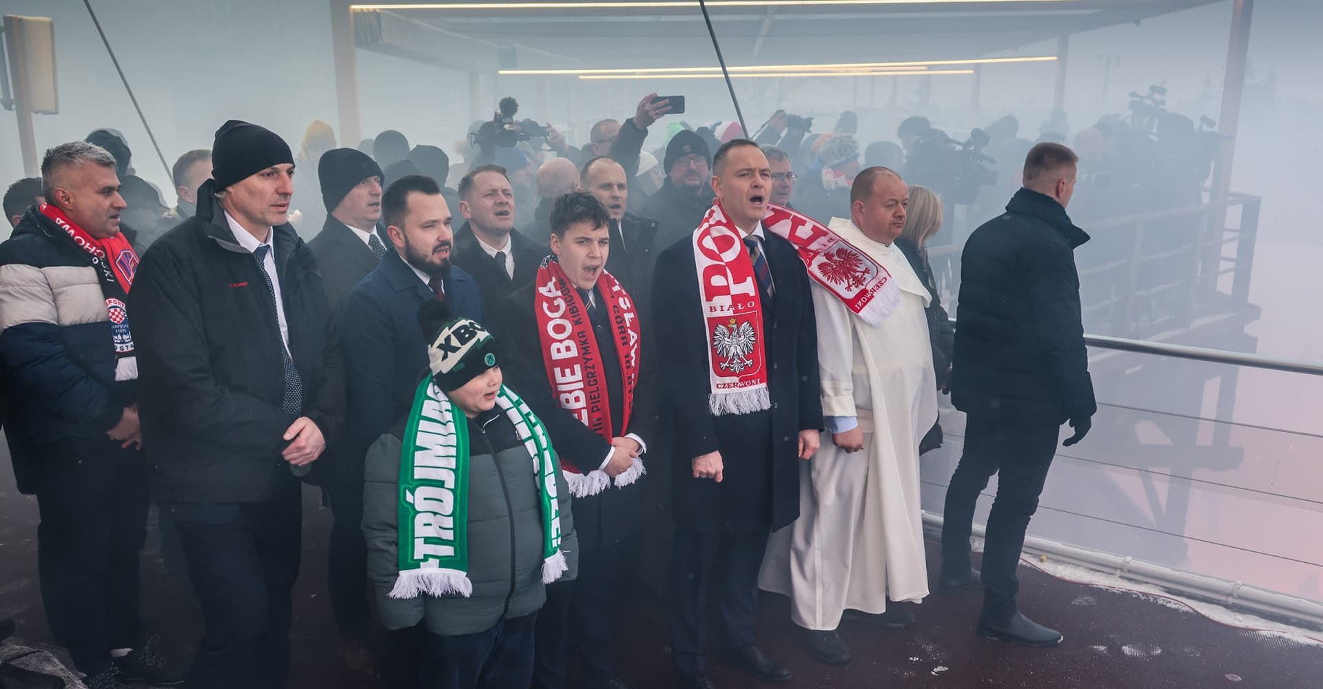 President calls for "Poland without illegal immigrants" at football fan pilgrimage to Catholic shrine - Featured Image