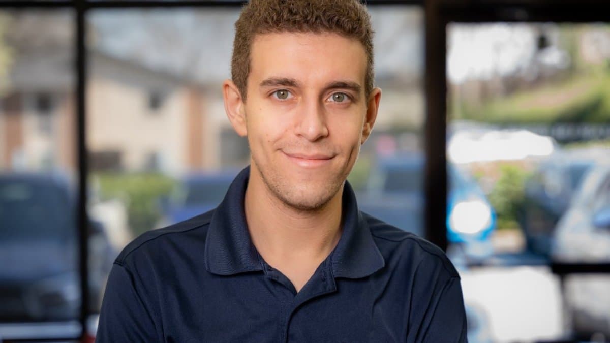 Chess grandmaster Daniel Naroditsky unexpectedly dies at 29 - Featured Image