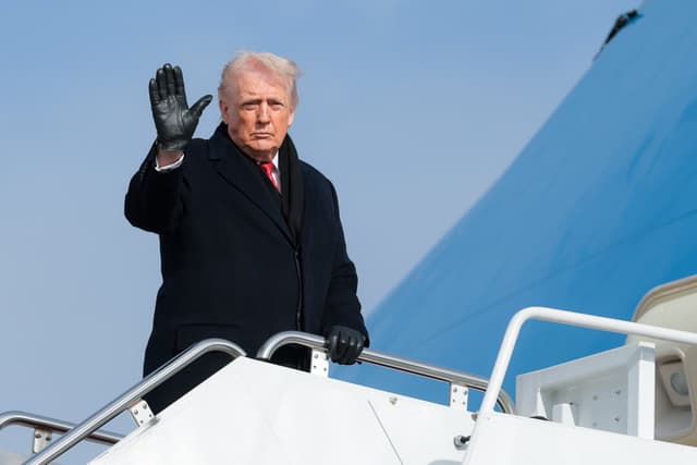 Trump Calls for New Leadership in Iran | The Epoch Times - Featured Image