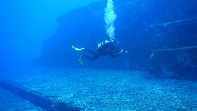 Mysterious Underwater 'Atlantis' Is Like a Lost City in The Ocean : ScienceAlert - Featured Image