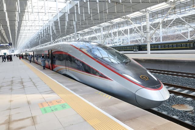 China’s High-Speed Rail Network Tops 50,000 Kilometers with New Shaanxi Line Opening - Featured Image