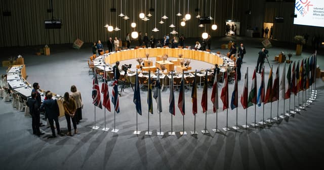 EU eyes creation of Putin negotiator role – POLITICO - Featured Image