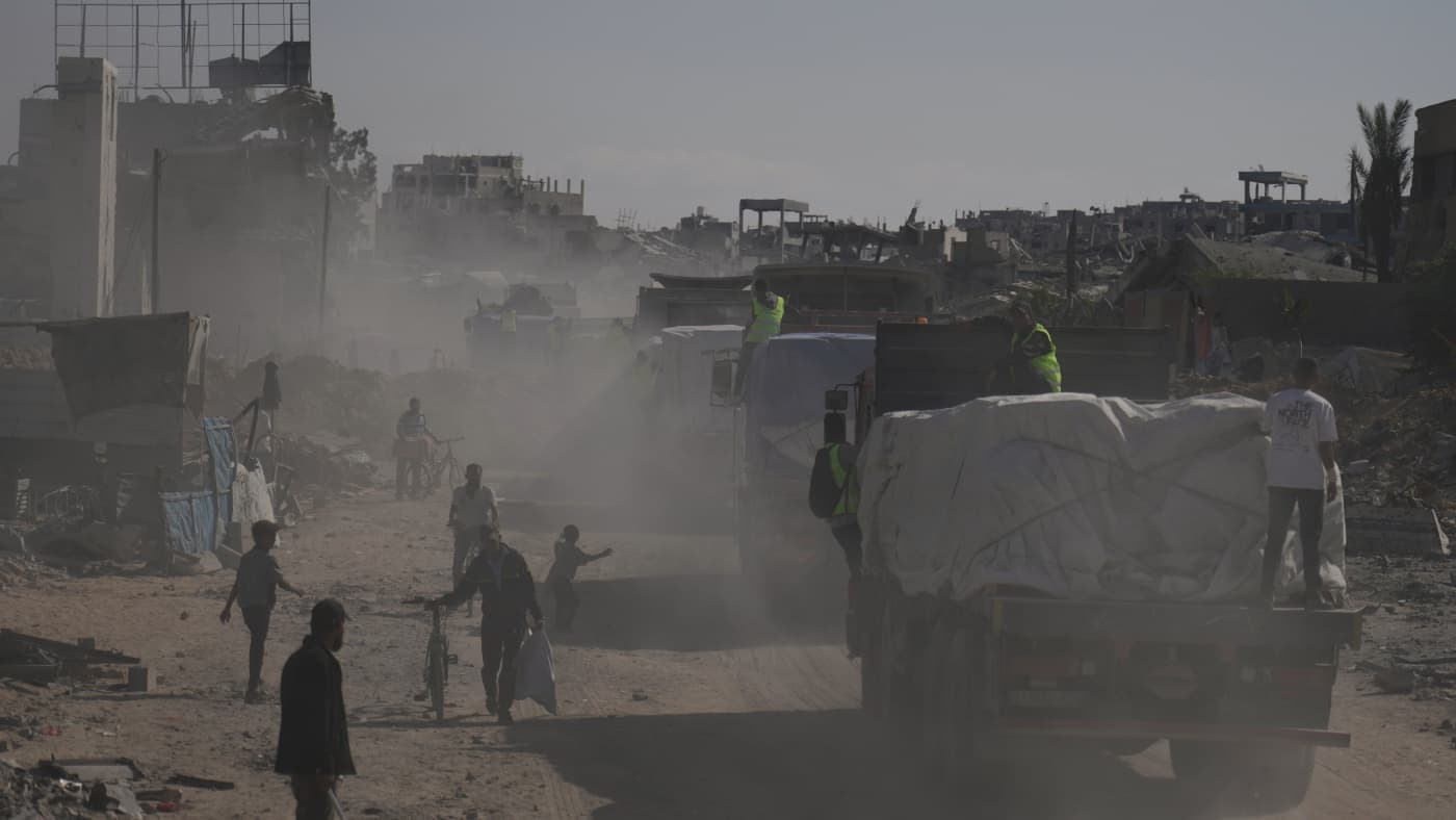 Israel takes steps to shut down international aid groups in Gaza and the West Bank amid continued restriction of aid - Featured Image