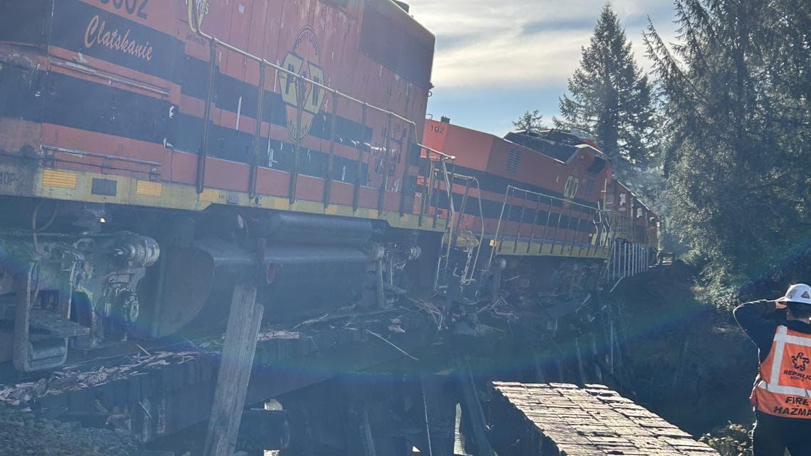 Railroad bridge damaged in derailment near Oregon coast | kgw.com - Featured Image