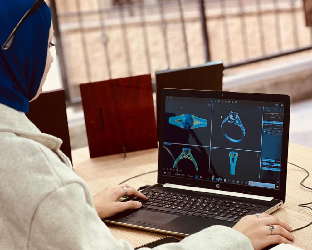 Palestinian designer turns gold into stories of heritage and identity | PNN - Featured Image