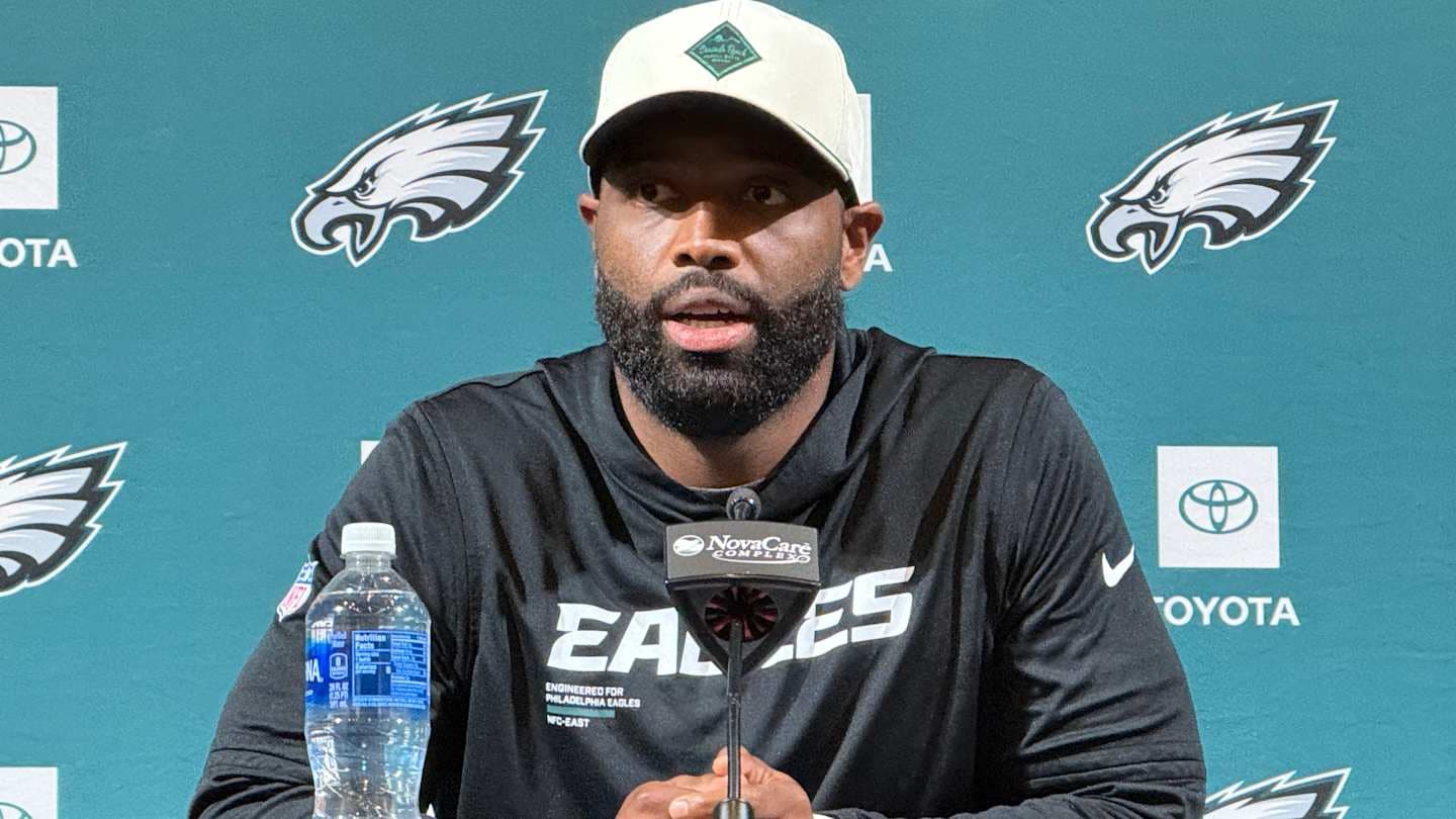 Eagles Bringing Back ST Coordinator Michael Clay  - Featured Image