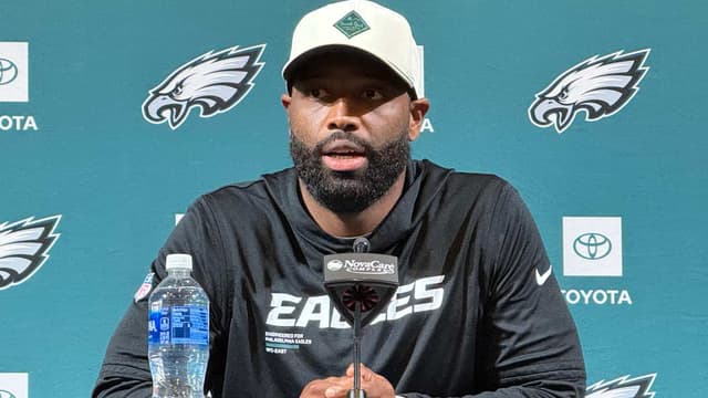 Eagles Bringing Back ST Coordinator Michael Clay  - Featured Image