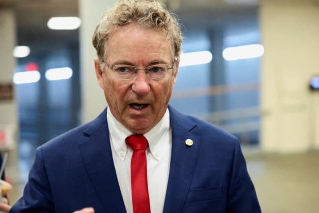 Pete Hegseth is either ‘incompetent’ or ‘lying’ over Venezuela strike, Rand Paul says - Featured Image