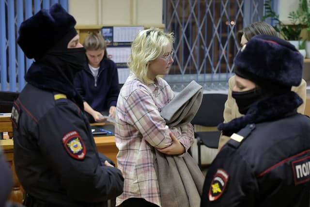 In Putin’s Russia, musicians face arrests for protest songs - Featured Image