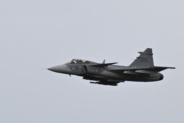 Saab CEO confirms talks with Ottawa, Bombardier for Gripen fighter jet production - Featured Image