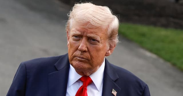 Trump Says ‘Smart People Don’t Like Me’ - Featured Image