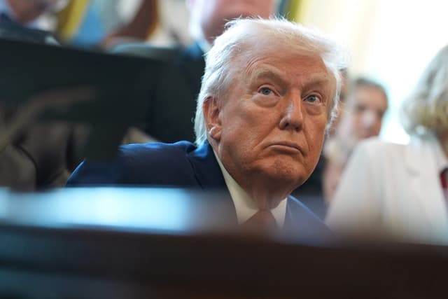 Trump Privately Expressing ‘Discomfort’ with ‘Bad’ Look of Minneapolis ICE Op: Axios - Featured Image