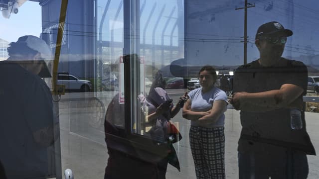 Judge orders Trump administration to halt indiscriminate immigration stops, arrests in California - Featured Image