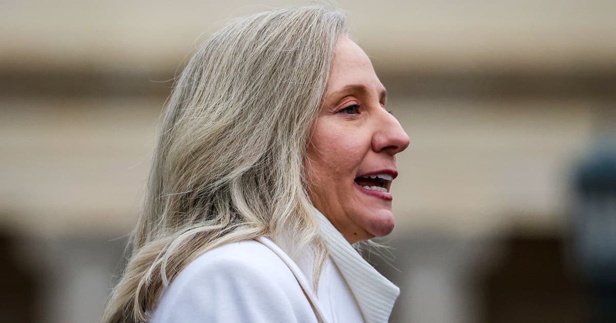 Democrat Abigail Spanberger sworn in as Virginia's first woman governor - Featured Image