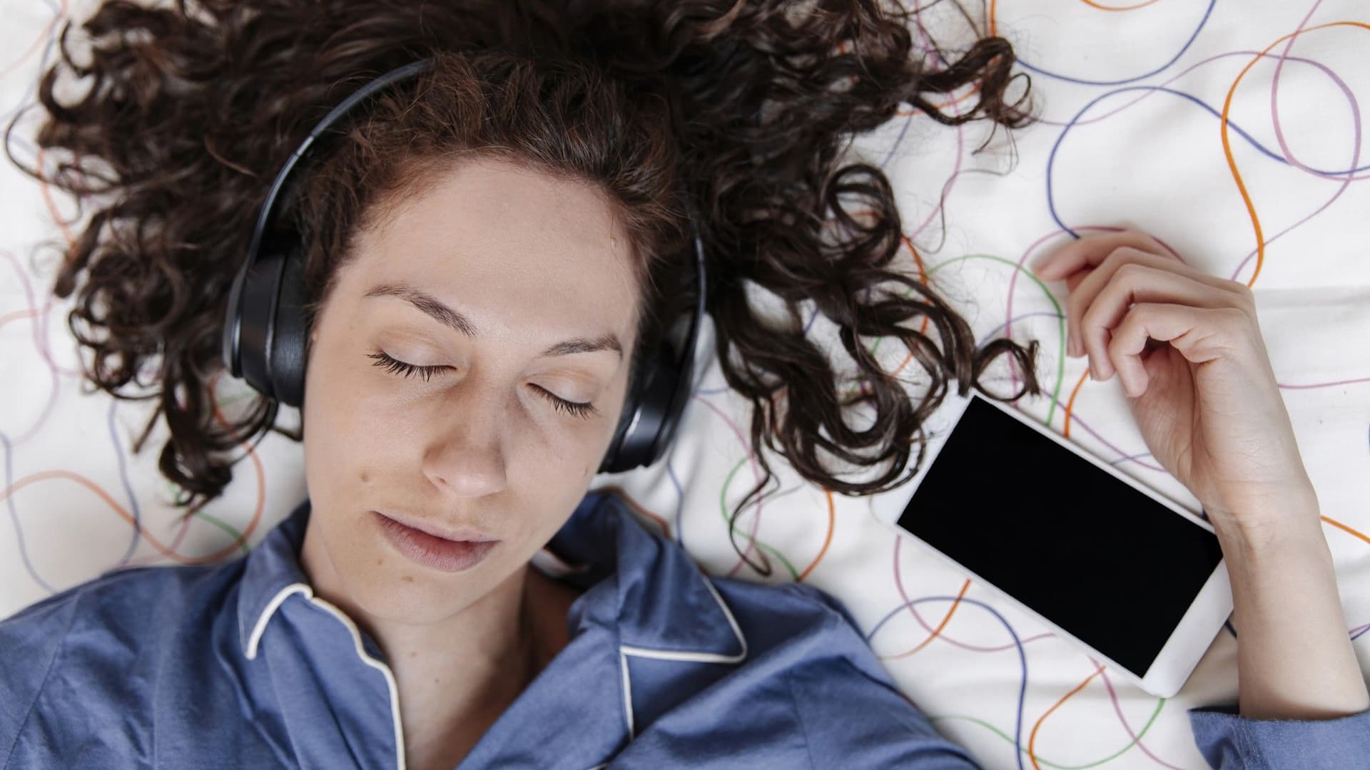 Your smartphone is quietly sharing your data overnight, NordVPN warns – here's how to limit it | TechRadar - Featured Image