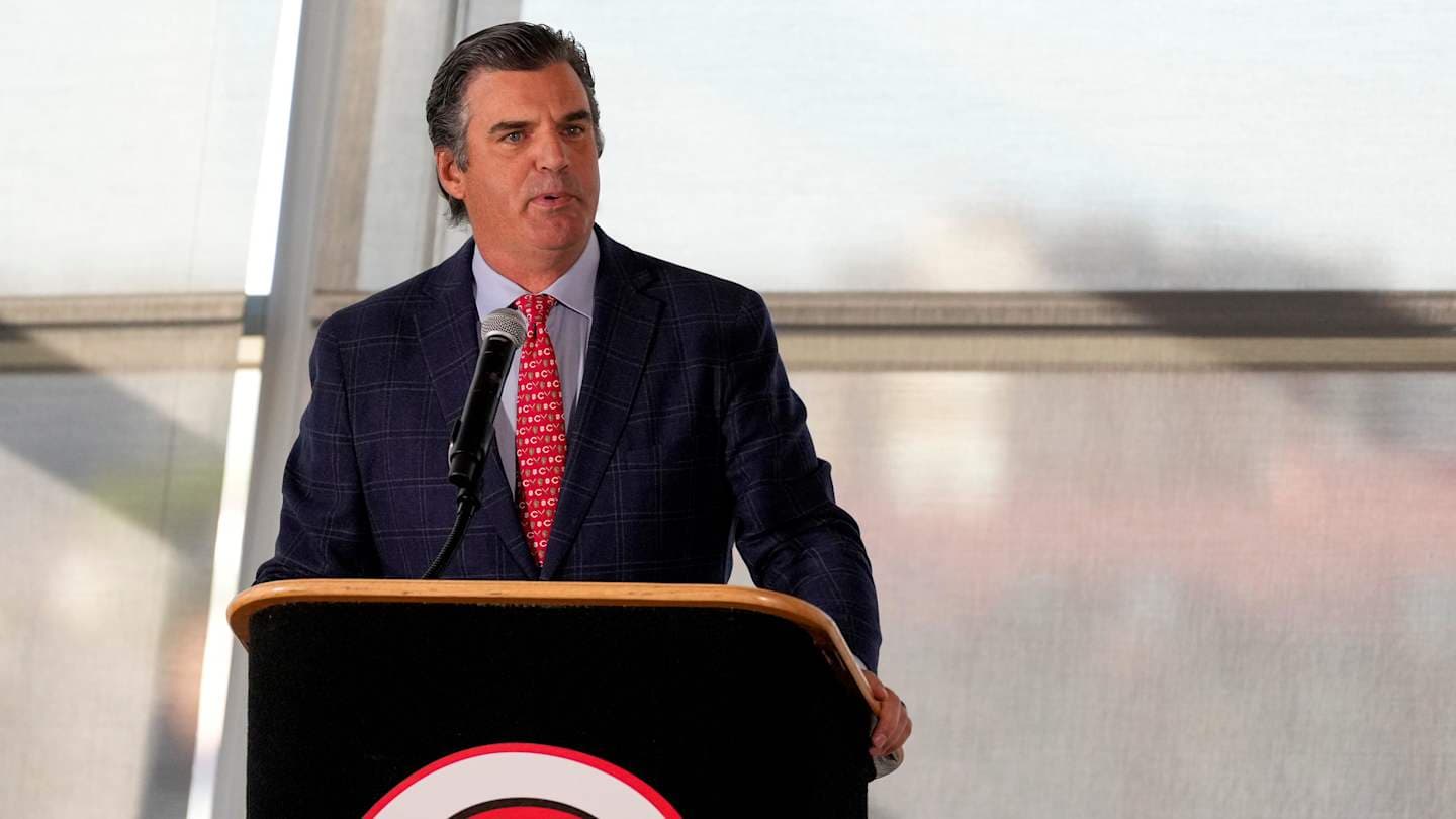 Cincinnati Reds CEO Phil Castellini Gets Booed at Xavier Basketball Game  - Featured Image
